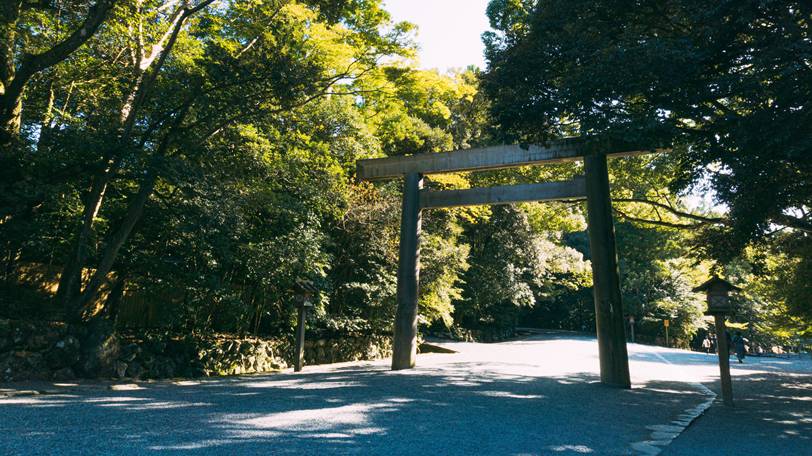 日本で1番すごい神社はどこですか？