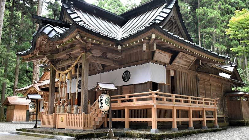 御岩神社